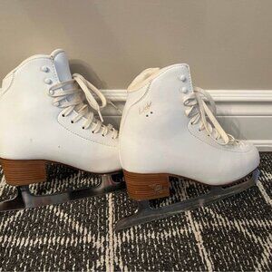 Risport Figure Skates Size 24.5 (6)